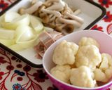 A picture of step 1 of Cauliflower Cream Stew.