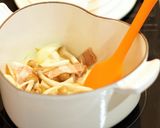 A picture of step 3 of Cauliflower Cream Stew.