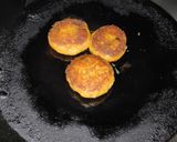 A picture of step 4 of Delhi special dahi tikki.