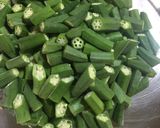 A picture of step 1 of Chatpata Masala Bhindi.