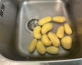 Une image de l'étape 1 de Gratin acidulé de pommes de terre au lard et blettes.