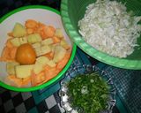 Foto langkah ke 1 dari resep Sop Sayur Sederhana.