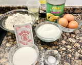 Foto del paso 1 de la receta: Pastel con piña y caramelo