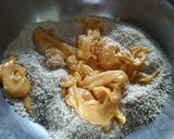 खमंग मऊसूत तिळगुळ लाडू (teelgud ladoo recipe in marathi) रेसिपी स्टेप 4 फोटो 