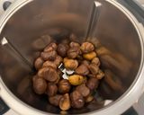 Karácsonyi egész, töltött, gesztenyés bébipulyka recept fázis 4 fotója
