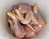Foto del paso 3 de la receta: Pollo al escabeche