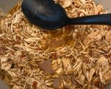 A picture of step 1 of Slow cooker queso chicken tacos.