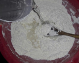 Foto del paso 1 de la receta: Panes saborizados: Salame y cebolla