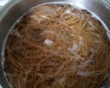 Foto del paso 1 de la receta: Espaguetis integrales con calabacín y champiñón