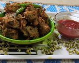 पोष्टीक मुग पकोडे (moong pakode recipe in marathi) रेसिपी स्टेप 4 फोटो 