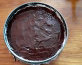 Foto del passaggio 14 della ricetta Cheesecake al cioccolato bianco con ganache al cioccolato fondente