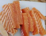 Foto langkah ke 1 dari resep Salmon goreng tepung sederhana (untuk anak).