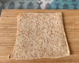 Hình bước làm 2 của món Sandwich cá ngừ chiên