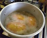 Foto del paso 1 de la receta: Papas doradas con cáscaras al pelo