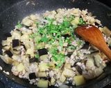 Foto del paso 7 de la receta Berenjenas con carne picada y fideos a la menta