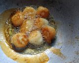 A picture of step 3 of Urad Dal Dahi Phulki / Doi Fuluri.