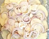 Foto del paso 3 de la receta: Tarta Tatin crujiente de patata y cebolla