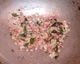A picture of step 3 of Bread Upma.