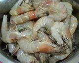 Foto langkah ke 1 dari resep Udang Goreng Tepung Simple.