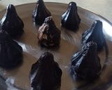 A picture of step 7 of Oreo Modak.