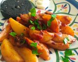 Foto del paso 4 de la receta: Papas veganas encebolladas con medallón sabor morcilla