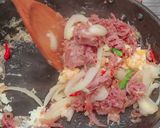 รูปขั้นตอนการทำที่ 13 ของ แหนมผัดไข่ หรือ ไข่ผัดแหนม รสเปรียวกลิ่นหอม อร่อยจนต้องซี้ดปาก