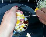 Foto del paso 2 de la receta Ensalada de pimientos asados con cebolla caramelizada