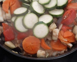 Foto del paso 3 de la receta: Noodles konjac con pavo y salsa de soja