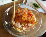 Foto del paso 2 de la receta: Empanadas de jamón, quesos y pimiento morrón, con cominos