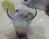 Foto langkah ke 5 dari resep Es Soda Anggur Jeruk Nipis.