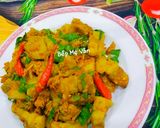 Hình bước làm 5 của món Thịt ba chỉ kho củ nghệ và lá nghệ
