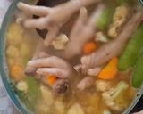 Foto langkah ke 8 dari resep Sop Ceker.
