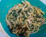 A picture of step 3 of Palak k pakore.