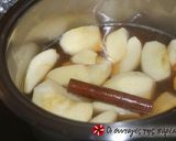 A picture of step 2 of Apple compote.