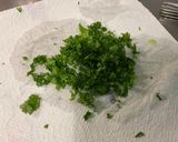 Une image de l'étape 7 de Salade feuille de chêne aux pignons de pin, mozzarella et persil.