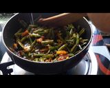गवार बटाटा भाजी (gavar batata bhaji recipe in marathi) रेसिपी स्टेप 3 फोटो 