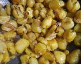 सूखी मसाला आलू सब्जी(SUKHI MASALA ALOO SABZI RECIPE IN HINDI) रेसिपी चरण 2 फोटो