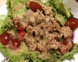 Hình bước làm 3 của món Salad cá ngừ đơn giản trong vong 1 nốt nhạc hihi