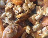 Foto del paso 6 de la receta: Ricos camotes o batatas dulces guisadas con pollo 😎