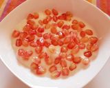 Foto del paso 2 de la receta Yogur con toppings de granada y almendra crocante