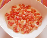 Foto del paso 2 de la receta: Yogur con toppings de granada y almendra crocante