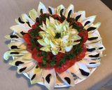 Une image de l'étape 6 de Salade de jeunes endives, tomates grappe au persil frais et ail noir.