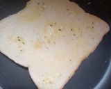 Foto langkah ke 3 dari resep Butter Garlic Egg Toast.