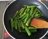 A picture of step 4 of Aachari Bhindi.