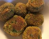 Foto del passaggio 6 della ricetta Polpette senza glutine di spinaci e ricotta con cuore filante