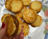 Foto del paso 4 de la receta: Alfajores de coco y dulce de leche