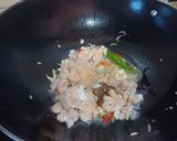 Foto langkah ke 2 dari resep Nasi Liwet Udang Rice Cooker.