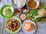 Bún mắm thịt heo chiên giòn
