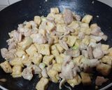 Foto langkah ke 2 dari resep Nasi Bakmoy Ayam Dengan Telur Puyuh Kecap.