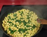 Foto del paso 6 de la receta: Garbanzos con acelgas